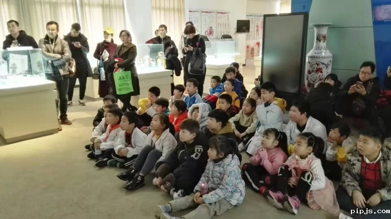 2019.03.06大河小院士参观学习4_副本.jpg