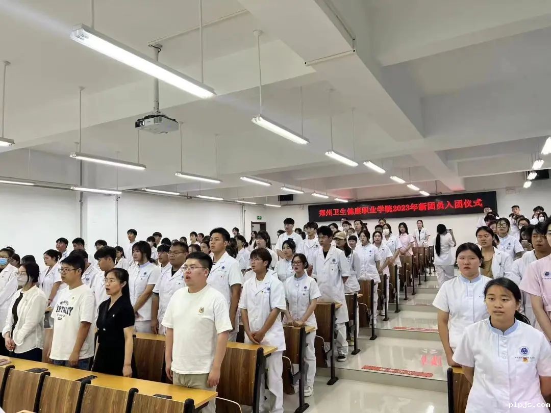 20230621必威betway入口主页欢迎您举办新团员入团仪式 (1).jpg